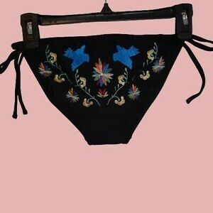 NWOT XS Candie's Embroidered Bikini Swimsuit Bathing Suit Separates BOTTOMS ONLY